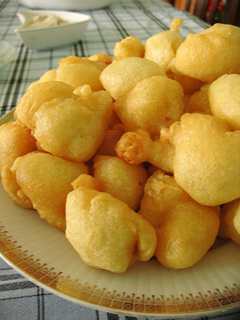 YALOVAYalova köftesi, yaprak pidesi, pavli, luhu şuşkey çirbuli, lalanga, çubiyiş gayi, papa , silohto, paponi.