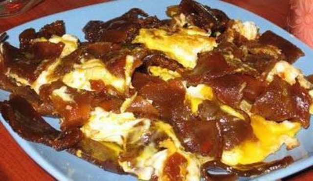 ELAZIĞ - Harput köftesi, kurutlu çorba, sırın, pestilli yumurta, göme, mukaşerli pilav, pekmez helvası ve gül tatlısı