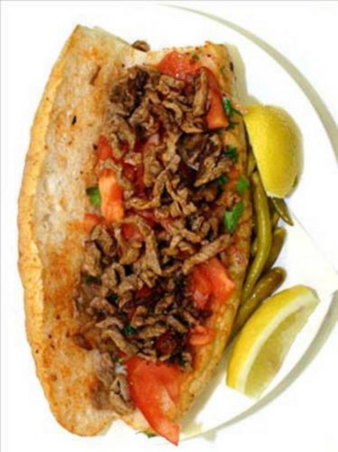 MERSİN - Tantuni, fındık lahmacun, saç kavurma, topalak çorbası, dolaz, cızlama, övelemeç, çileme, tava kebabı, cezerye, samsıra, heleş, mollaç, palize ve kerebicidir meşhur yemeklerindendir.
