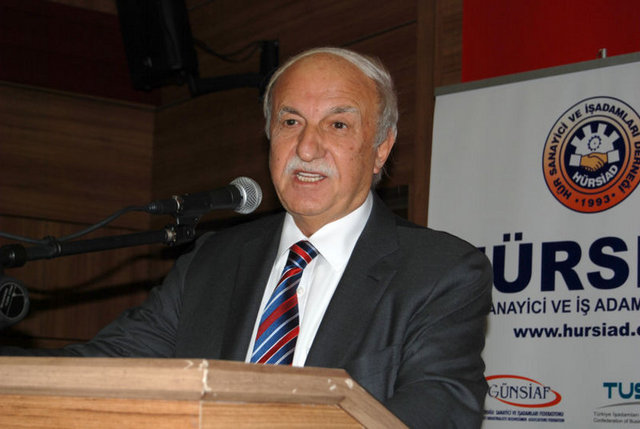 3-HÜSNÜ ÖZYEĞİN  FİBA HOLDİNG 2014 serveti: 3 milyar dolar / 2013 yılına ait serveti: 3.1 milyar dolar