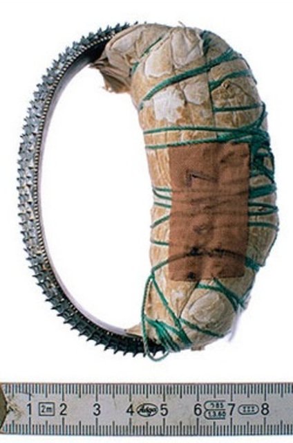 Yastık ve törpü yardımıyla yapılan testere benzeri alet