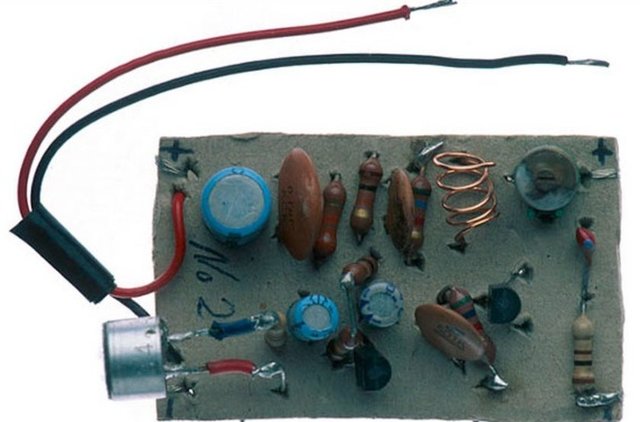 Mahkumlar arası haberleşme amacıyla yapılmış radyo vericisi