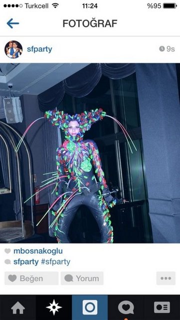 Aradan geçen 5 yılın sonunda tam da cinayetin yıldönümü üzeri Cem Garipoğlu'nun amcası ünlü işadamı Hayyam Garipoğlu'nun oğlu Fatih Garipoğlu önceki akşam The Edition Otel'de görülmemiş bir partiyle 8 yıllık sevgilisi Simge Hanım'la nişanlandı!