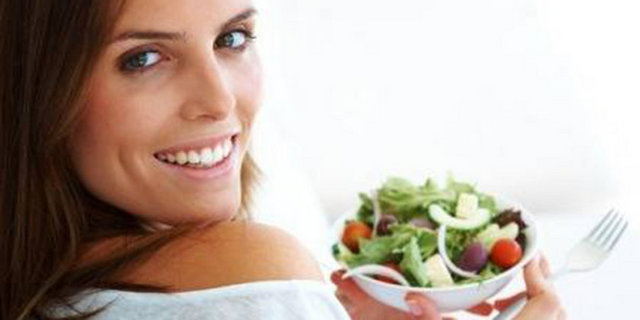 Tatlı yerine açlığınızı bastıracak sulu yemekleri tercih etmelisiniz.