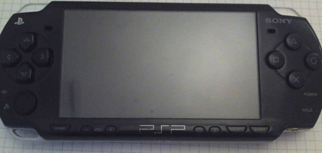9. PlayStation Portable (2004) – 80 milyon adet