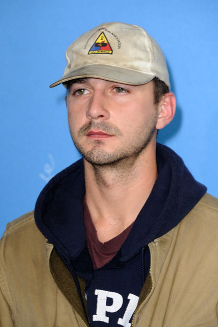Shia LaBeouf: Okunuşu "Shy-ah". (Shee-ah değil.)