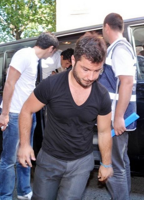 VOLKAN BAHÇEKAPILI
