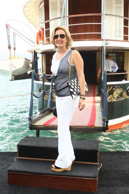 REVNA DEMİRÖREN
