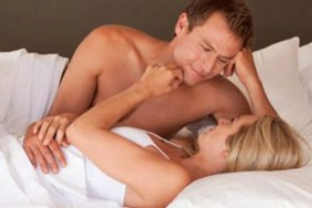 7. İmmüniteyi (bağışıklık sistemini) güçlendiriyor: -  - Yapılan araştırmalara göre haftada bir veya iki kez seks yapmak, bağışıklık sistemi üzerinde %30 oranında arttırıcı etki yapıyor. Bu şekilde doğal olarak hastalıklara bağışık bir hale geliyorsunuz.