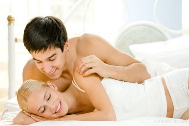 14. Adetlerinizi düzenliyor: -  - Stanford Üniversite'sinde yapılan bir araştırmada haftada en az bir kez seks yapan kadınların adet döngülerinin, ayda bir kez yapanlara oranla daha düzenli olduğu saptanmış.