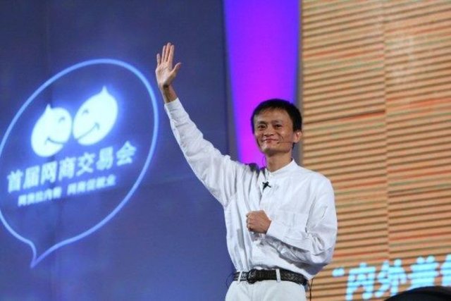 Mütevazi yaşantısı ve hayırseverliği ile bilinen Jack Ma, Dünya Ekonomik Forumunda hakkında bilinmeyen bir hikayesini daha ortaya çıkardı.