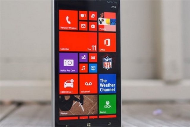14. Nokia Lumia Icon - Lumia Icon sağlamlığı ve kamerasıyla ön plana çıkıyor.