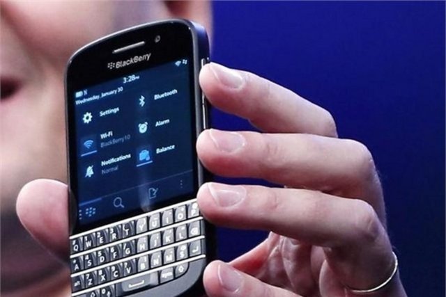 17. BlackBerry Q10 - Gerçek bir tuş takımı isteyenler için piyasadaki en iyi telefon.