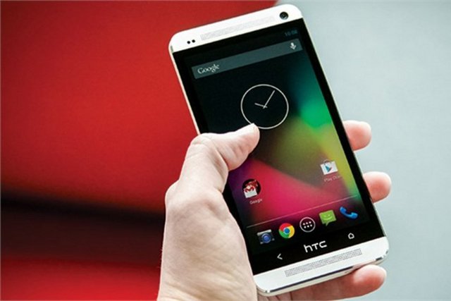 2. HTC One Google Edition - HTC-Google ortaklığıyla geliştirilen bu telefon, piyasadaki en iyi Android telefon olarak kabul ediliyor.