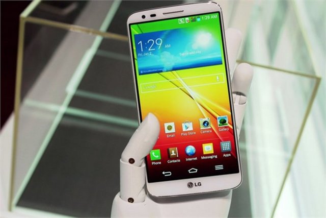 9. LG G2 - LG'nin yeni bayrak gemisi olan G2, 5 inç büyüklüğünde bir ekrana sahip. -