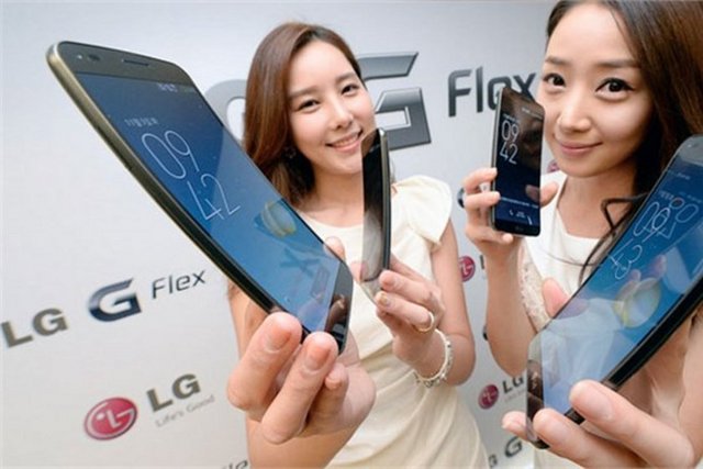 16. LG G Flex - LG'nin ilk kıvrık ekranlı telefonunun çözünürlüğü rakipleri Samsung ve Apple'dan düşük.