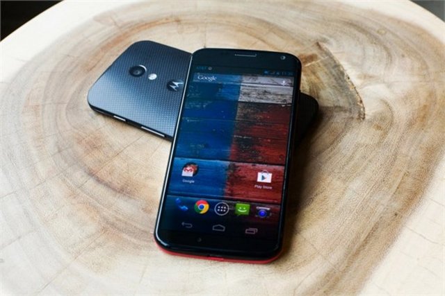 5. Motorola Moto X - Moto X de Google tarafından üretilen Android'in "temiz" versiyonuna sahip telefonlardan. -