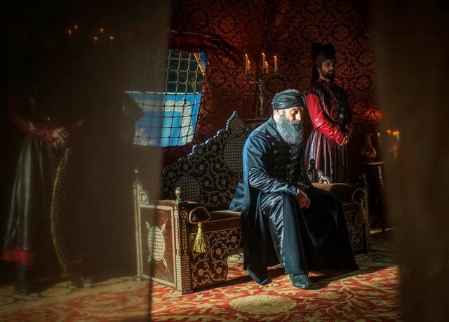 Bugün'ün haberine göre Dubai Başkonsolosluğu Ticaret Ataşeliği yetkilileri birçok Dubailinin Türk dizilerinde rol almak istediğini söyledi.