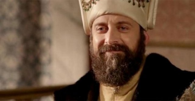 Süleyman ise kuşatma yerine 5 Ağustos'ta varmış ve kuşatmanın görülebileceği bir tepede yer alan çadırına yerleşmişti.