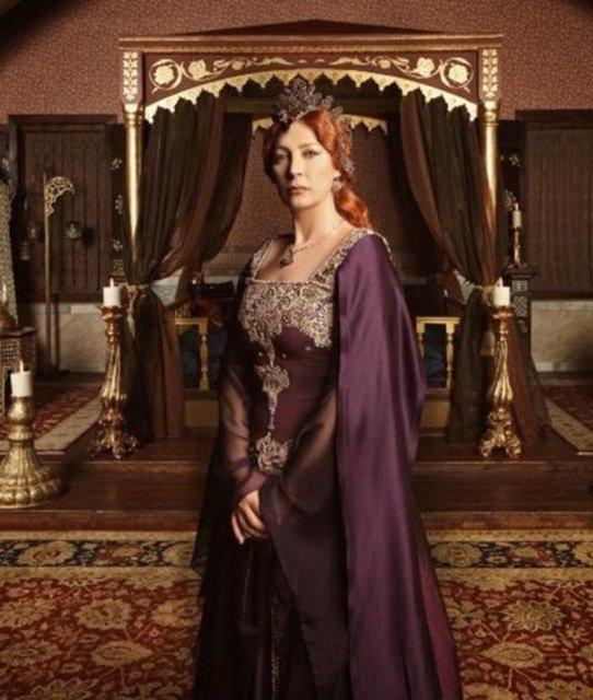 Oğullarını tahta varis yapmayı başaran Hürrem Sultan, 15 Nisan 1558 yılında İstanbul'da 58 yaşında hayatını kaybetti