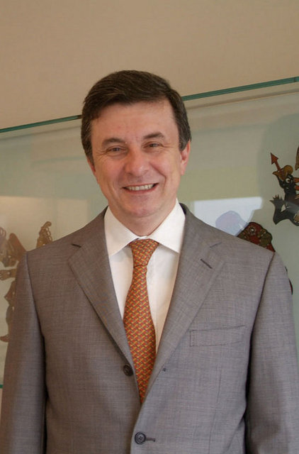 14) Faruk Eczacıbaşı / Eczacıbaşı Şirketler Grubu  -  - 2014 Serveti: 1.5 milyar dolar  - 2013 Serveti: 1.7 milyar dolar