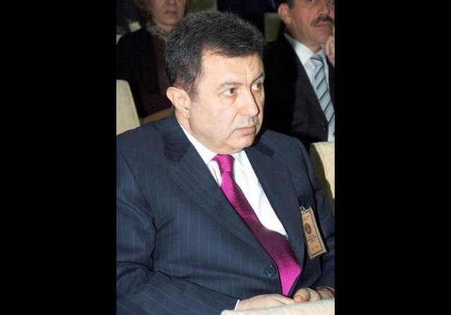 16) Mehmet Emin Karamehmet / Çukurova Şirketler Grubu  -  - 2014 Serveti: 1.5 milyar dolar  - 2013 Serveti: 2.4 milyar dolar