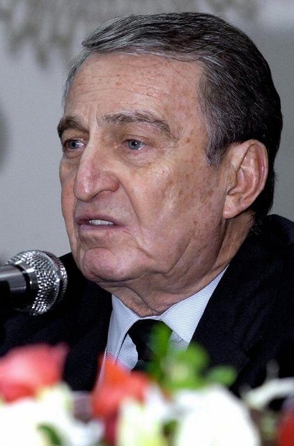 6) Rahmi Koç / Koç Holding  -  - 2014 Serveti: 2.1 milyar dolar  - 2013 Serveti: 2.9 milayr dolar