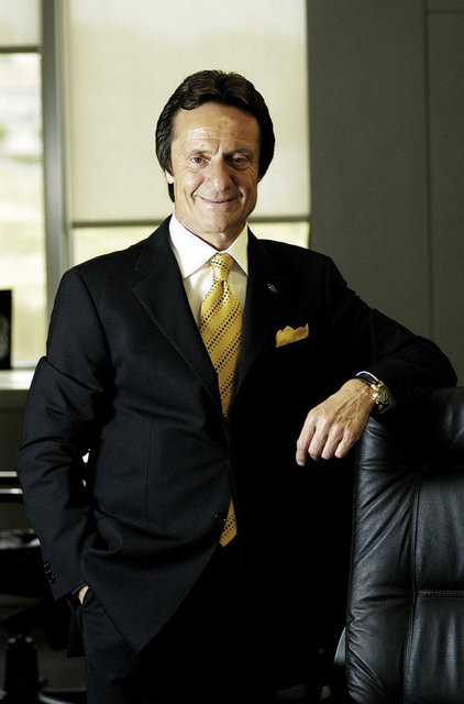 20) Ahmet Nazif Zorlu / Zorlu Holding  -  - 2014 Serveti: 1.2 milyar dolar  - 2013 Serveti: 1.4 milyar dolar