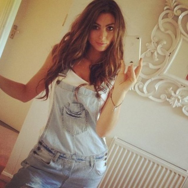 Ünlülerin banyo selfie'leriİngiltere'de ekrana gelen The Apprentice (Çırak) adlı yarışmanın katılımcılarından Luiza Zissman, belki birinci olamadı ama magazin dünyasının en çok ilgi çeken isimlerinden biri haline geldi.