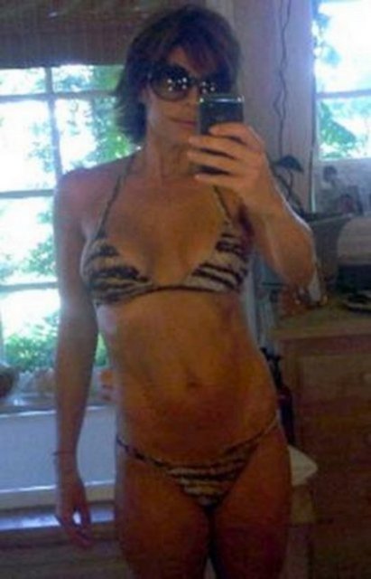 Lisa Rinna da modadan geri kalmadı.