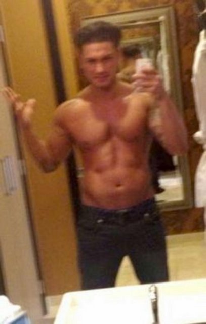 Pauly D de bu modanın erkekler arasındaki takipçilerinden.