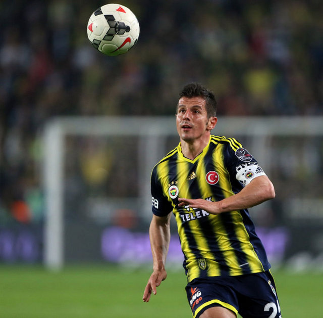 Emre Belözoğlu - Başak