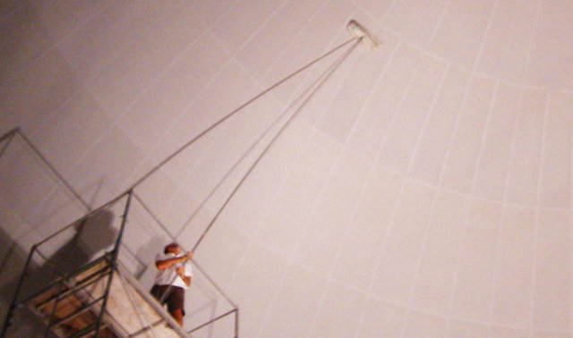 Dev ekran temizleyicisi