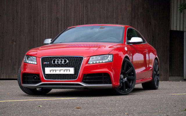 2)Audi RS5