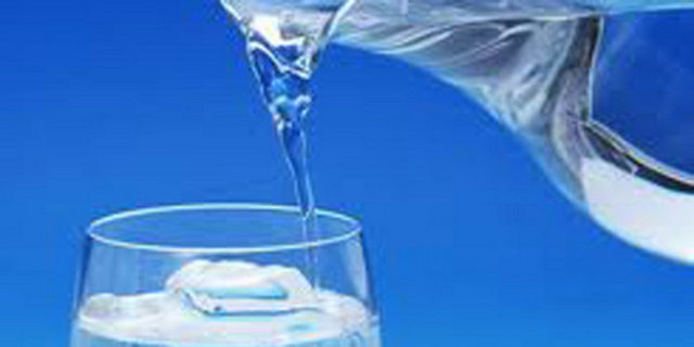 Yüksek kan basıncı -  - Vücut normalde tam olarak su ihtiyacını karşıladığında kanın %92'si sudur. Vücudun susuz kaldığı zamanlarda ise kan kalınlaşarak akışı sırasında dirence sebep olur ve bu da kan basıncının yükselmesi ile sonuçlanır.