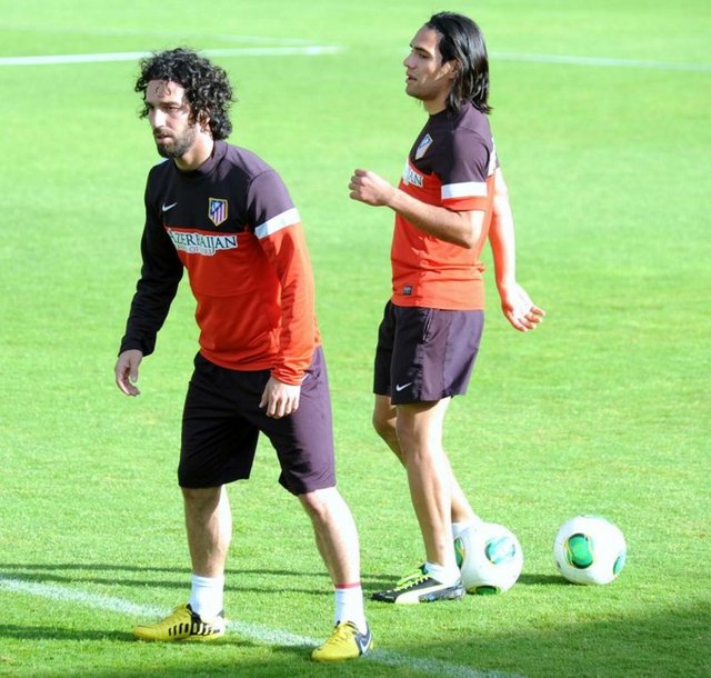 ARDA TURAN  "Falcao, ceza sahasında uçan sinek görse, onu bile yakalayıp kaleye atıyor."