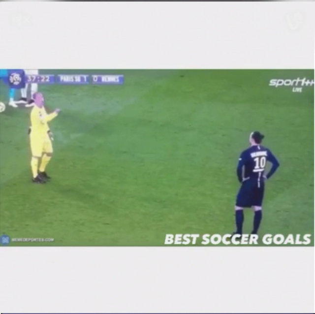 4. Zlatan hakemin yanına gitmez, hakem Zlatan'ın yanına gelir.