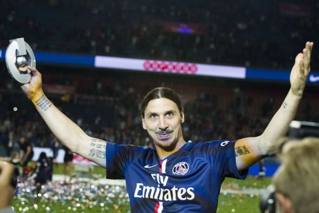 13. Graham Bell telefonu icat ettiğinde, Zlatan'dan 3 cevapsız araması vardı.