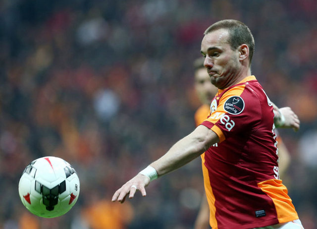 WESLEY SNEIJDER  "Hollanda Milli Takımı içinde karar aldık ve Robben'e bildirdik. Sahaya çıktığımızda o kendi topunu getirecek"