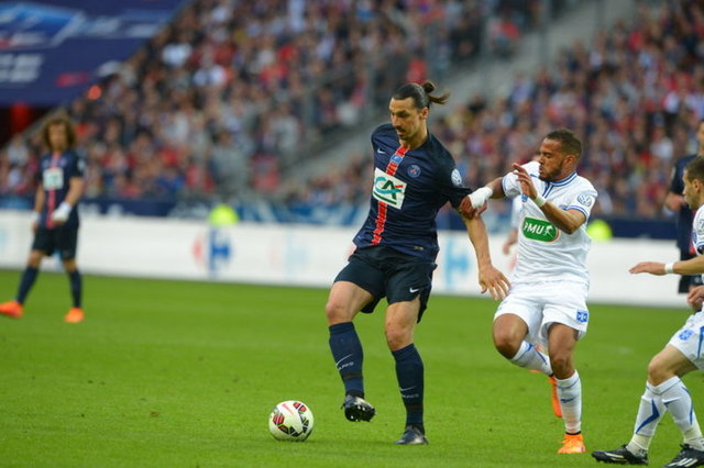 Zlatan Ibrahimovic'in egosu ve söylediği 'büyük' sözleri devamlı gündem oluyor. Bununla dalga geçmek için açılan bir Twitter hesabı futbolseverleri güldürüyor. İşte o tweetlerden bazıları: