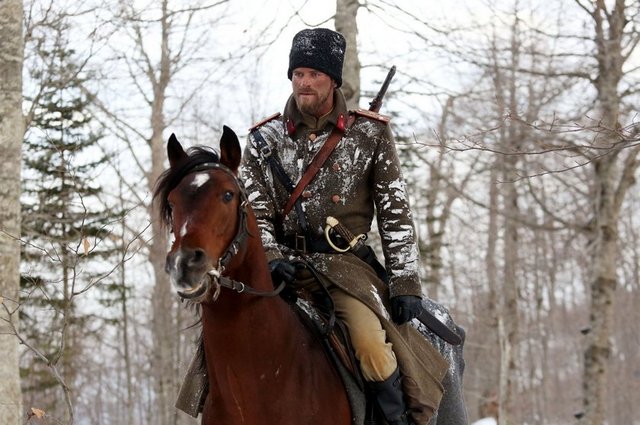 HABERTURK.COM  -  - Herkesin merakla beklediği, başrollerini Kıvanç Tatlıtuğ ile Farah Zeynep Abdullah'ın paylaştığı Kurt Seyit ve Şura salı akşamı başladı.