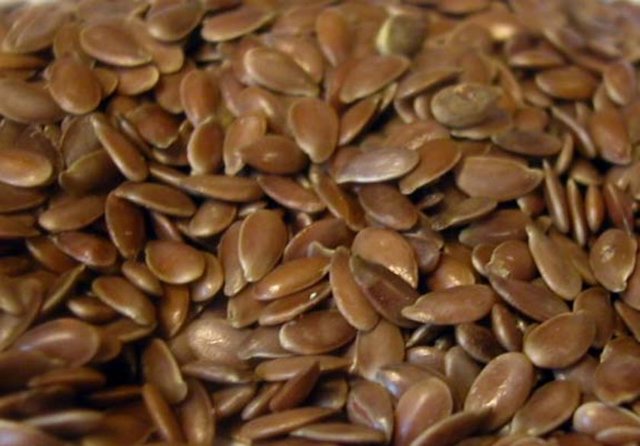 Dr. Hutcherson "Eğer vücudunda yeteri kadar yağ asidi yoksa hormon değerlerin, dolayısıyla da cinsel isteğin düşer" diyor. Keten tohumu yağı, balıktan iki kat fazla omega asidi içeriyor.