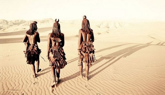 Afrika'nın Namibya ülkesi Kunene bölgesinde yaşayan Himbalar kabilesi en ilginç kabilelerden biri...