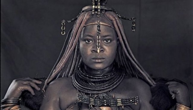 Himbalar kabilesinin çok ilginç ve eşi benzeri olmayan bazı gelenekleri mevcuttur.