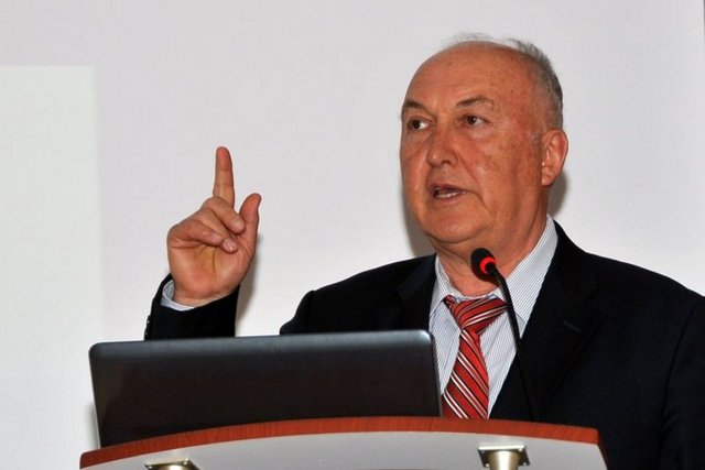Gökdelen ve AVM'lere kent merkezine 30 kilometre uzakta olma şartı getirilecek.