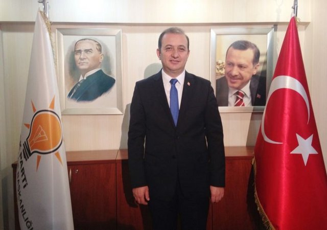 Kadıköy Ak Parti adayı Hurşit Yıldırım: Trafik yoğunluğunu azaltmak için minibüs yoluna havaray sistemi kurulacak.