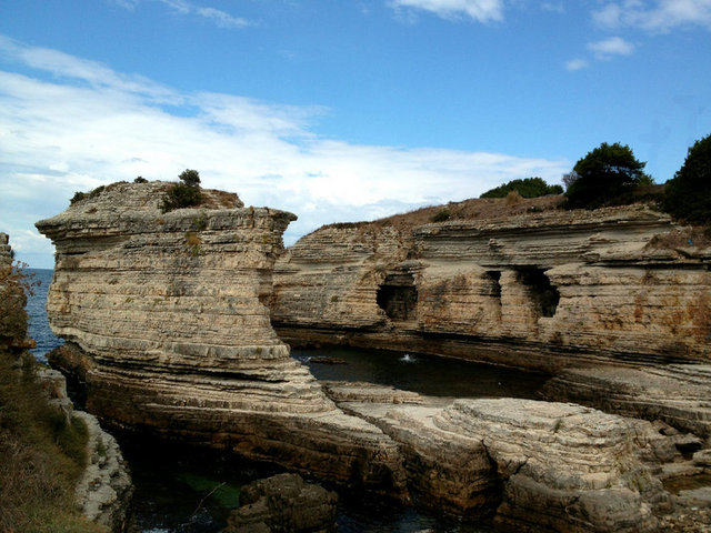 Kerpe - İstanbul'a 150 km uzaklıkta, güzel sahilleri, temiz havası ve sessizlik isteyenler için mükemmel bir bahar tatili adresi