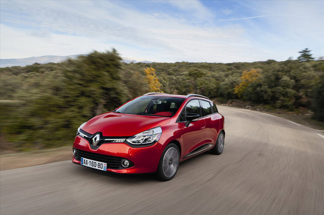 Renault, 2013 ve 2014 model yılı tüm "Yeni Clio" ve "Yeni Clio Sport Tourer" araçlarda 15 bin lira kredi ve 15 ay vade için sıfır faiz imkanı tanıyor. Bu modellerde ayrıca 48 bin lira kredi tutarı için 3-24 ay vadelerde yüzde 0,99; 25-48 ay vadelerde ise