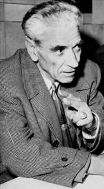 Adamski'nin çektiği, puro biçimindeki "ana gemi"nin fotoğrafları ve disk şeklindeki keşif araçlarına ait fotoğraflar bir çok tartışmaya yol açmıştır.