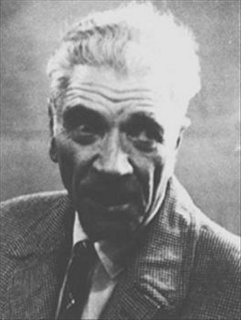 Fotoğrafları ortografik projeksiyon sistemi kullanarak inceleyen havacılık mühendisi Leonard Cramp, Adamski ve Darbishire'ın fotoğraflarında görülen cisimlerin oransal olarak aynı olduğunu belirtmiştir.